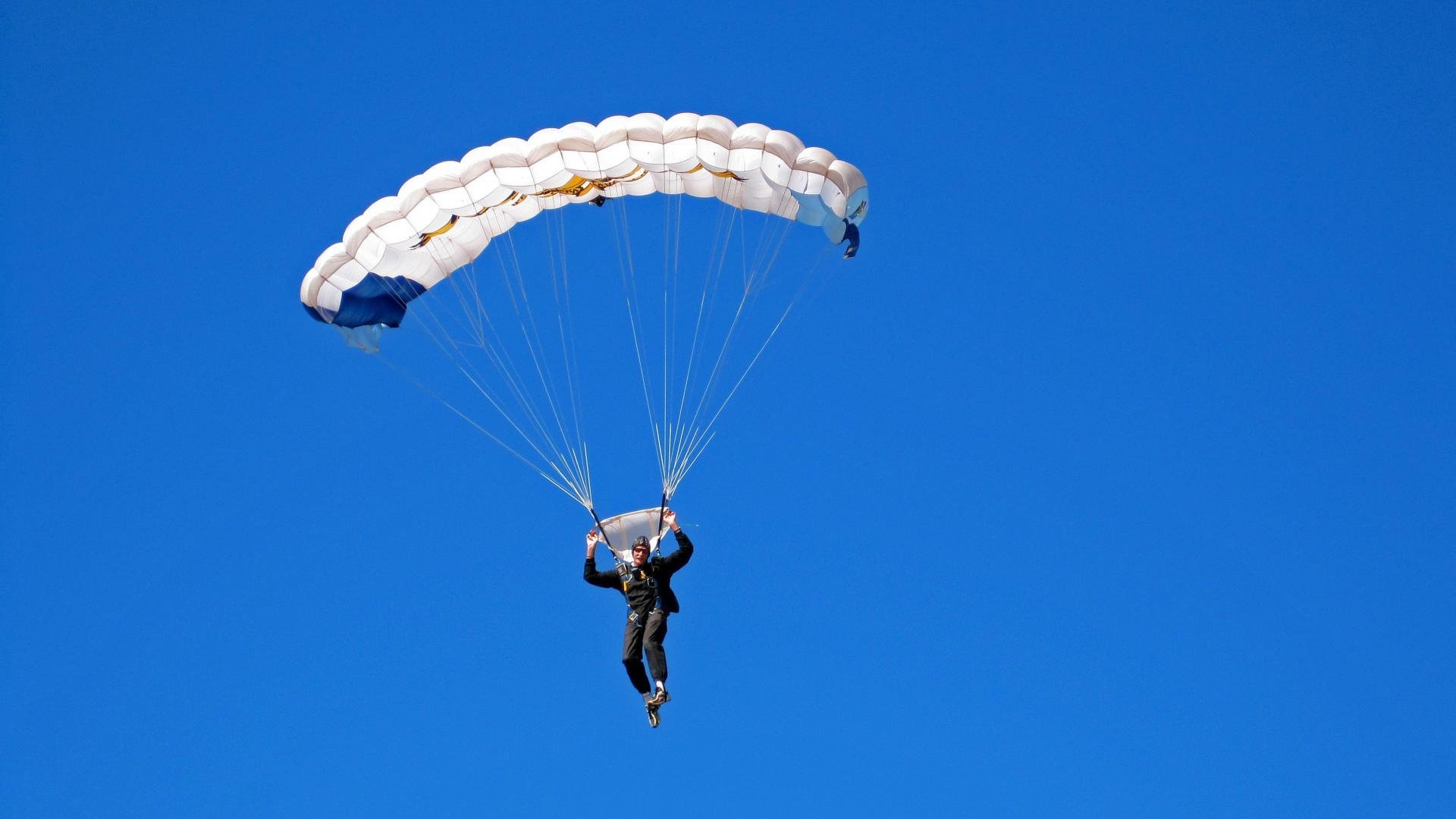自由泳短距离突尼斯刷新纪录，自由泳短池世界纪录